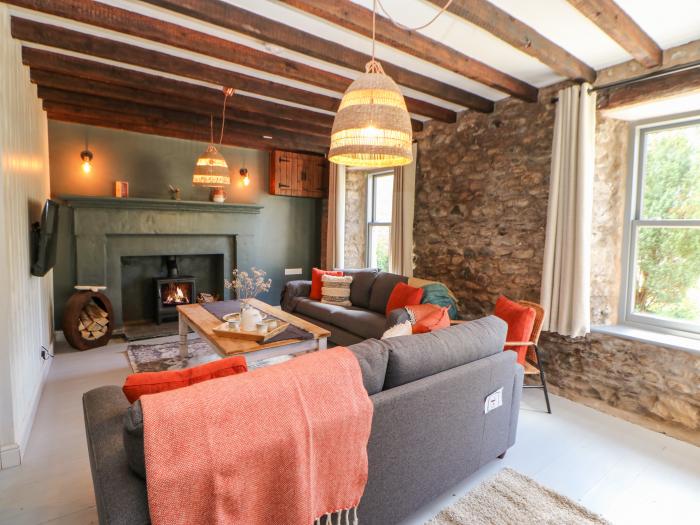 Burnt Mill Cottage Sedbergh, Cumbria. In the Yorkshire Dales National Park. Pet-friendly. Woodburner