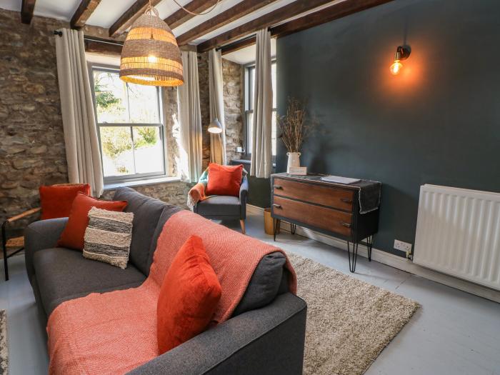 Burnt Mill Cottage Sedbergh, Cumbria. In the Yorkshire Dales National Park. Pet-friendly. Woodburner