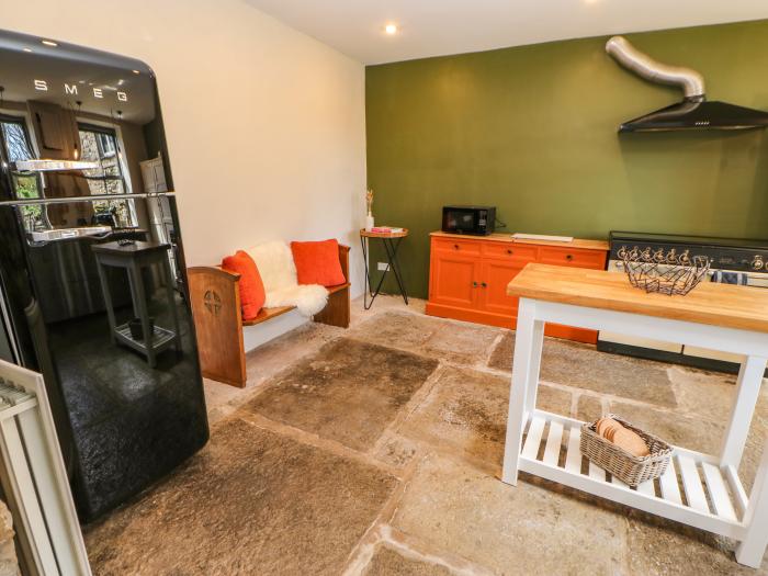 Burnt Mill Cottage Sedbergh, Cumbria. In the Yorkshire Dales National Park. Pet-friendly. Woodburner