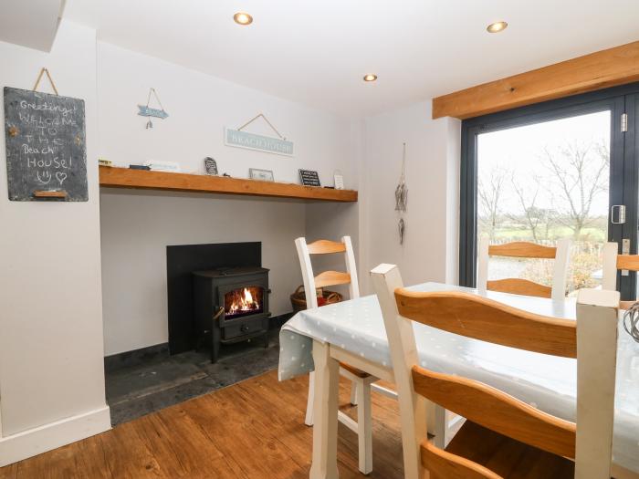 Tan Rallt Trearddur Bay, Sir Ynys Mon. Spacious family home with coastal views. Pet & child friendly