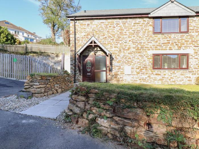 Brewers Cottage, Looe, Cornwall, close to amenities and beach, contemporary, enclosed garden, 3bed,