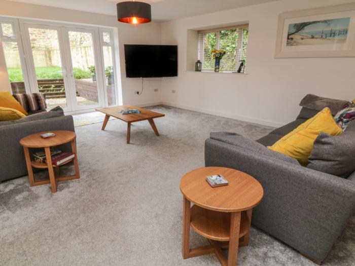 Brewers Cottage, Looe, Cornwall, close to amenities and beach, contemporary, enclosed garden, 3bed,