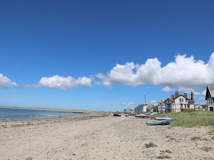 Flat.4 The Swell, Rhosneigr