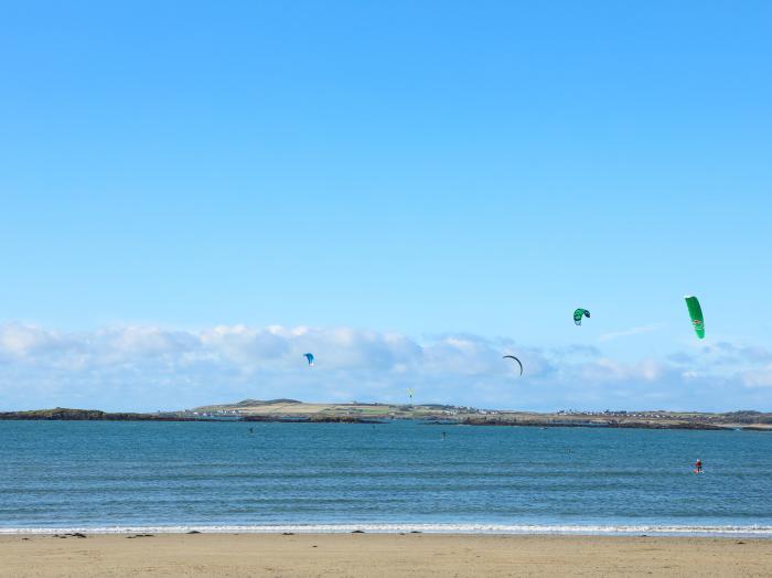 Flat.4 The Swell, Rhosneigr