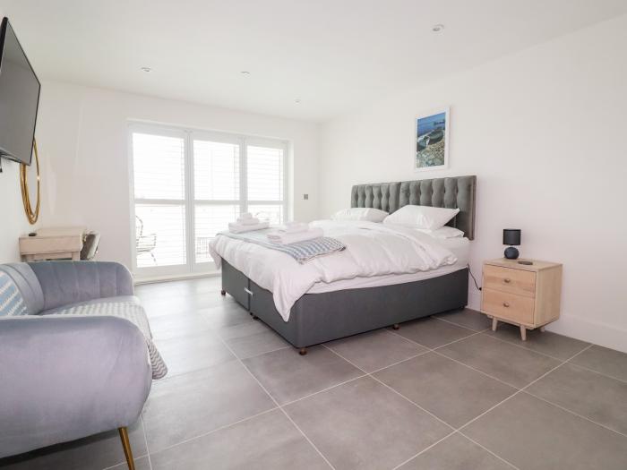 30 Cliff Edge, Newquay