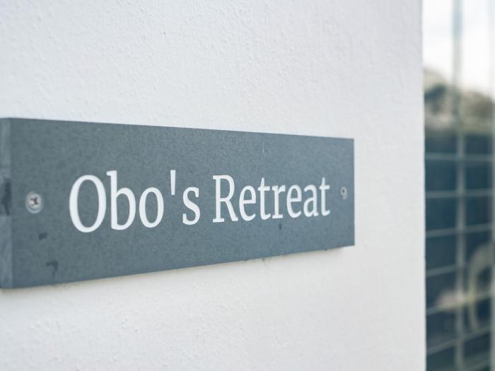 Obo's Retreat, Rock