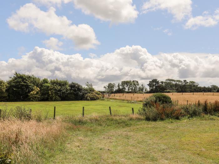 The Forge in Bryngwran near Rhosneigr Anglesey. Off-road parking. Dog-friendly. Smart TV. Woodburner