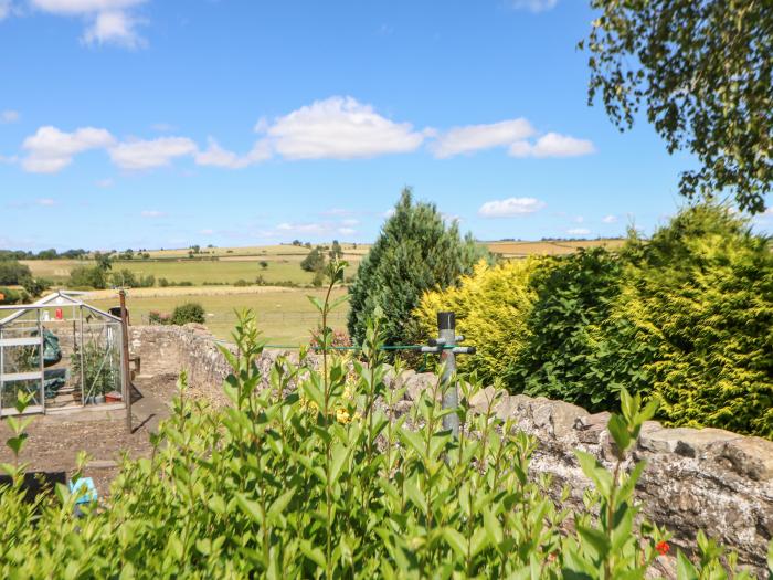 Dale Cottage, Ingleton, County Durham. Countryside views. Woodburning stove. Pet-friendly. Open-plan