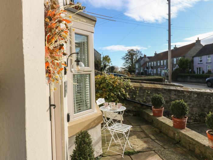 Dale Cottage, Ingleton, County Durham. Countryside views. Woodburning stove. Pet-friendly. Open-plan