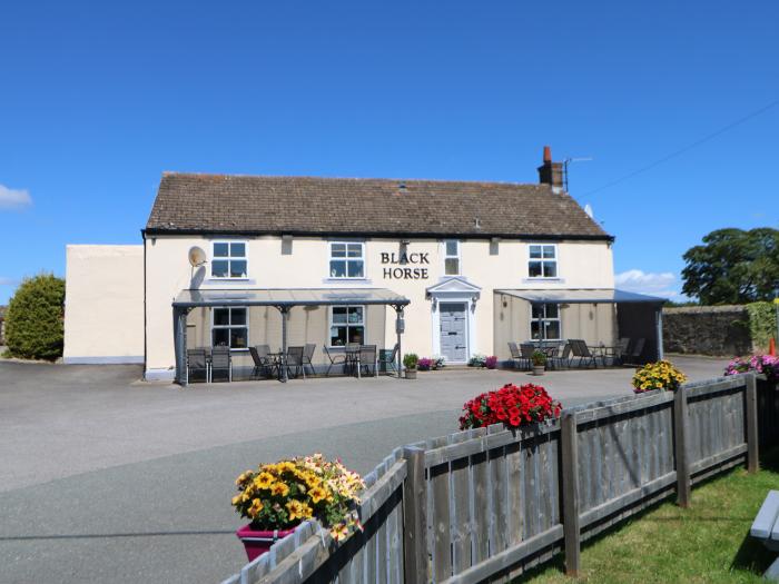 Dale Cottage, Ingleton, County Durham. Countryside views. Woodburning stove. Pet-friendly. Open-plan