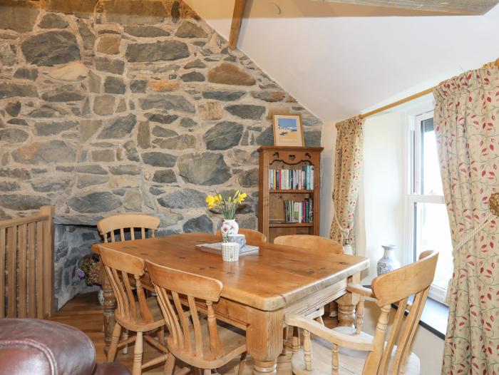 Bryn Moelyn Cottage, Morfa Nefyn, Gwynedd. Near an AONB. Countryside location. Near a National Park.