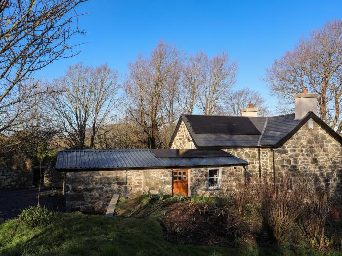 Bryn Moelyn Cottage, Morfa Nefyn, Gwynedd. Near an AONB. Countryside location. Near a National Park.