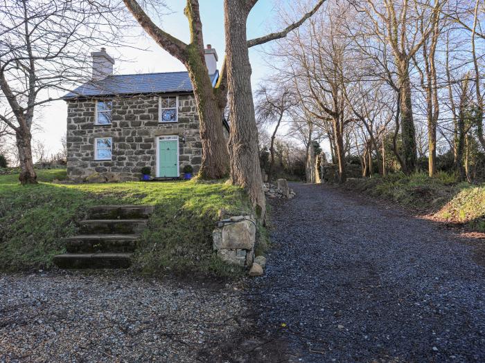 Bryn Moelyn Cottage, Morfa Nefyn, Gwynedd. Near an AONB. Countryside location. Near a National Park.