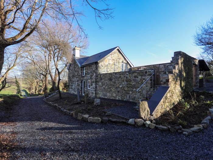 Bryn Moelyn Cottage, Morfa Nefyn, Gwynedd. Near an AONB. Countryside location. Near a National Park.