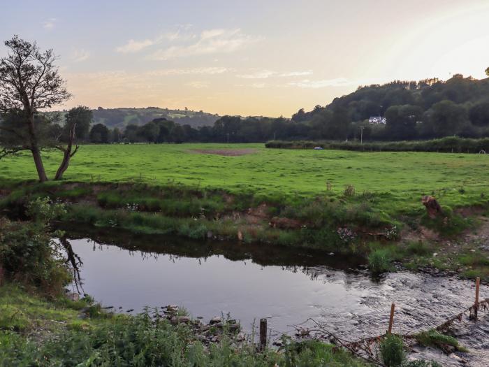 Plas Glan Yr Afon, Llangernyw