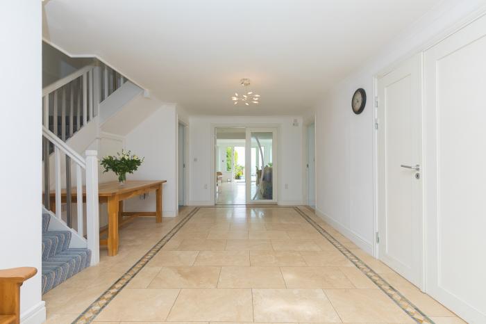 Moonbeams, Carbis Bay, Cornwall. 5-bed, luxury home with sea views and proximity to the beach. Large