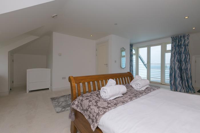 Moonbeams, Carbis Bay, Cornwall. 5-bed, luxury home with sea views and proximity to the beach. Large