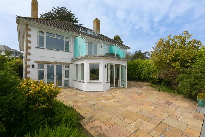 Moonbeams, Carbis Bay, Cornwall. 5-bed, luxury home with sea views and proximity to the beach. Large