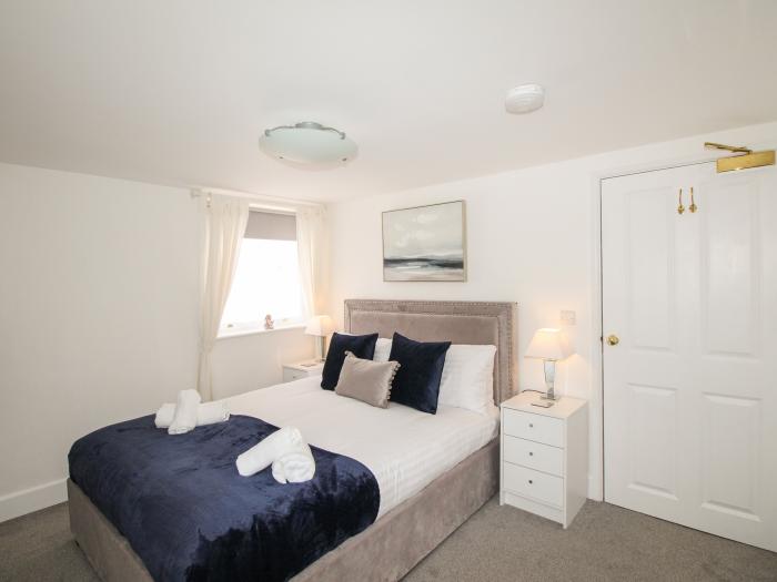 Flat 6, 84 The Esplanade, Weymouth