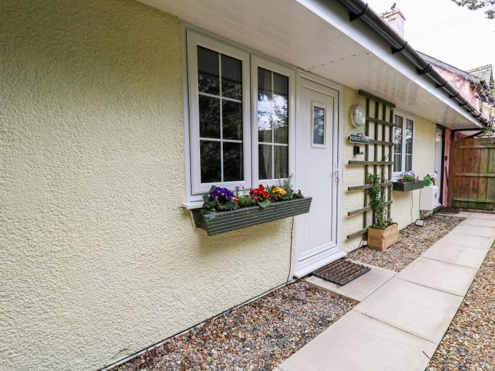 Primrose Cottage, Crossgates, Powys