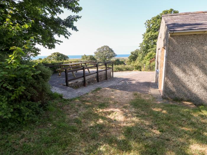 Min Y Mor, Llanystumdwy near Criccieth, Gwynedd, Wales. Near a National Park. Countryside views. TV.