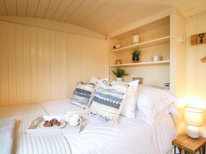 High Grounds Farm Shepherd's Hut, Ashbourne