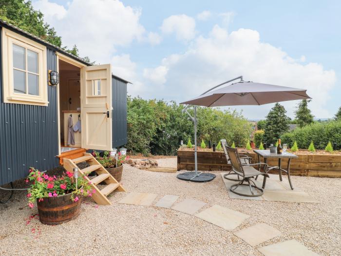 High Grounds Farm Shepherd's Hut, Ashbourne