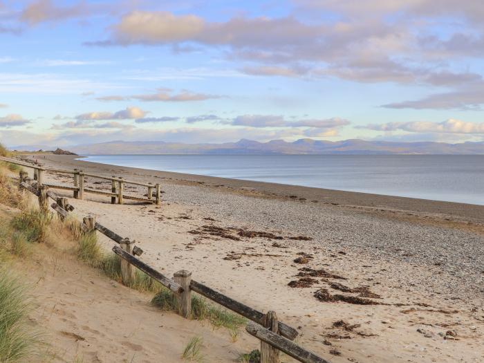 Bwthyn Byg, Llanbedrog