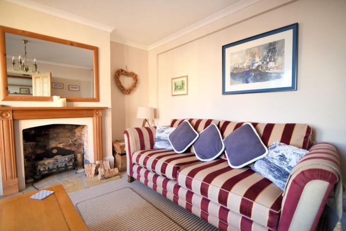 1 Cobb View, Lyme Regis