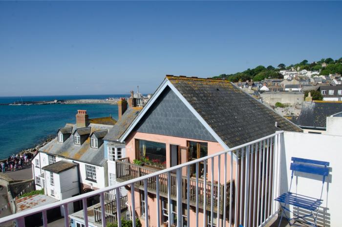 9 Bay View Court, Lyme Regis