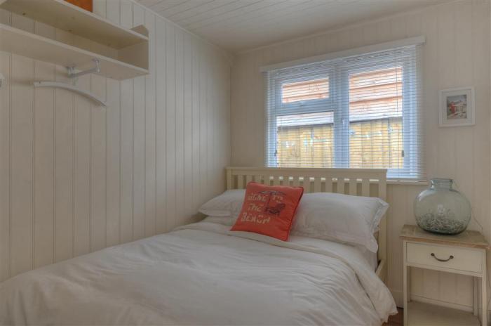 8 Bowling Green Chalets, Lyme Regis