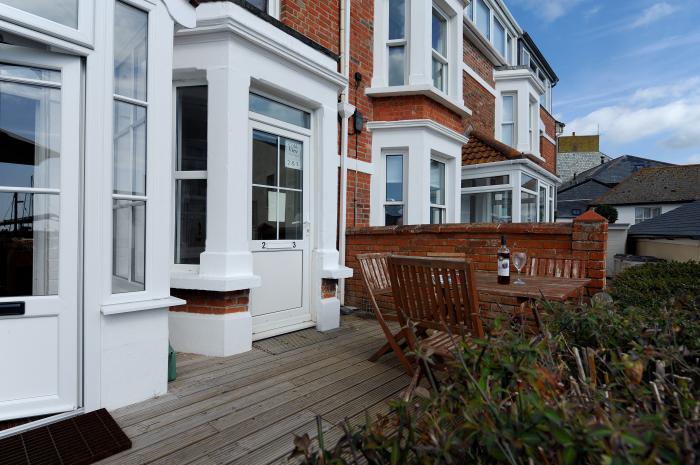 2 Cobb View, Lyme Regis, Dorset. Close to a shop, pub, and a beach. Jurassic Coast. Communal garden.