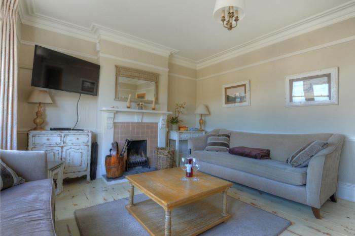 2 Hadleigh Villas, Lyme Regis