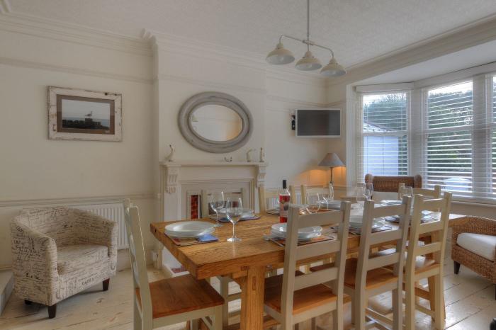 2 Hadleigh Villas, Lyme Regis