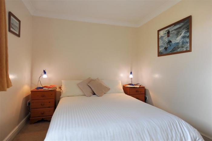 3 Riverside Cottages, Charmouth