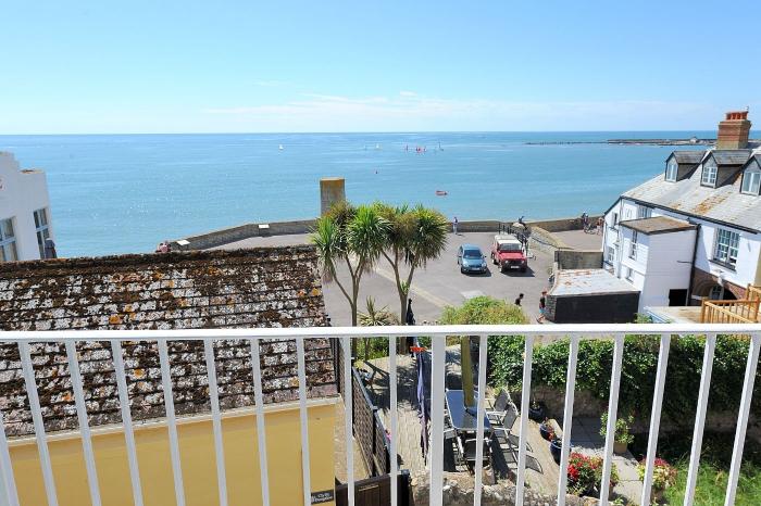 6 Bay View Court, Lyme Regis