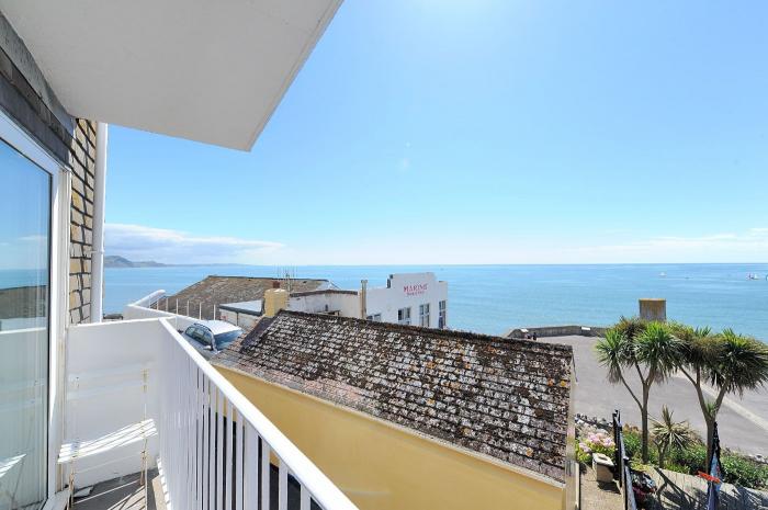 6 Bay View Court, Lyme Regis