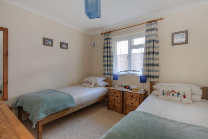 6 Bay View Court, Lyme Regis