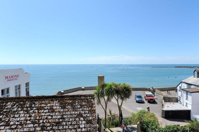 6 Bay View Court, Lyme Regis