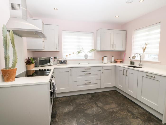 11 Parc Delfryn, Benllech