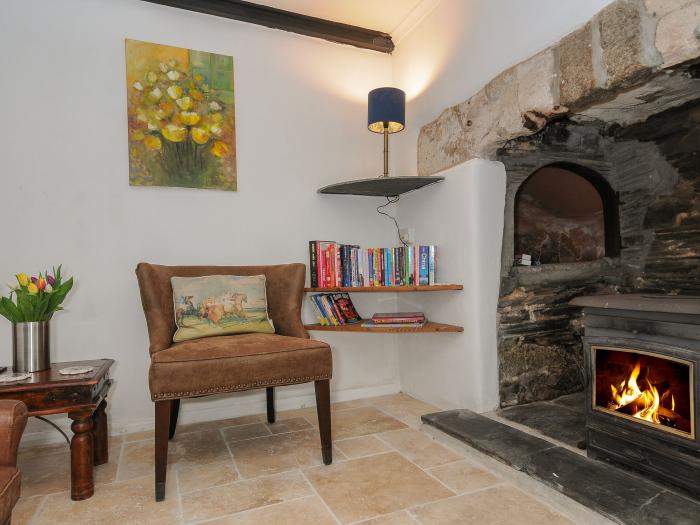 2 Tripp Hill St. Neot near Dobwalls, Cornwall. Woodburning stove. Pet-friendly. Parking. Freeview TV