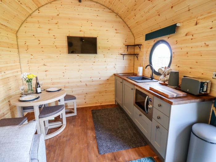 The Happy Valley Pod, Chipping Norton