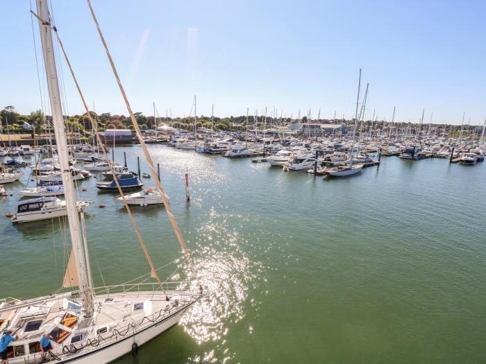 Lymington Lodge, is in Lymington, Hampshire. Close to the coastline and amenities. Ideal for couples