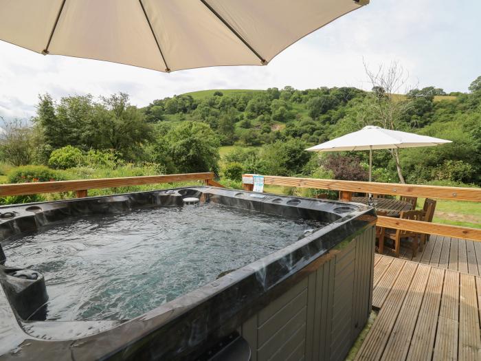 Penarth, Cregrina, near Builth Wells, Powys, in Wales. Hot tub. Smart TV. Woodburning stove. Parking