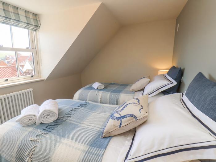 Bluefin Cottage, Whitby, North Yorkshire. 2-bedrooms. Beach nearby. Enclosed courtyard and Smart TV.