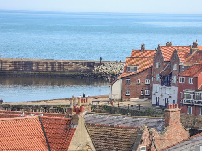 Bluefin Cottage, Whitby, North Yorkshire. 2-bedrooms. Beach nearby. Enclosed courtyard and Smart TV.