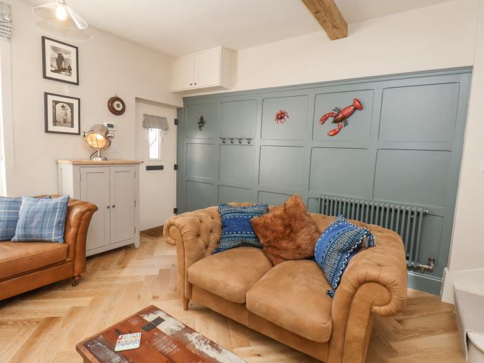 Bluefin Cottage, Whitby, North Yorkshire. 2-bedrooms. Beach nearby. Enclosed courtyard and Smart TV.