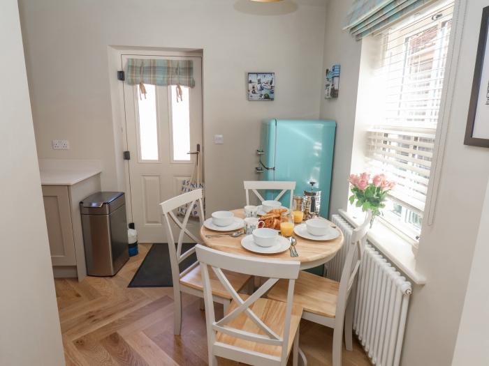 Bluefin Cottage, Whitby, North Yorkshire. 2-bedrooms. Beach nearby. Enclosed courtyard and Smart TV.