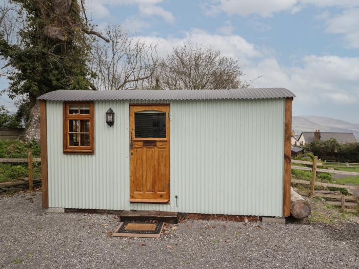 Rabbit Hill Hut, Govilon, Monmouthshire, Wales. Close to a shop and a pub. Unique property. Parking.