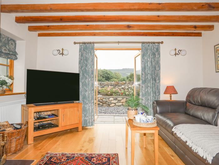 Bronfa, Lon Y Wern near Bethesda, Gwynedd. Woodburning stoves. Close to a national park. Garden. TV.